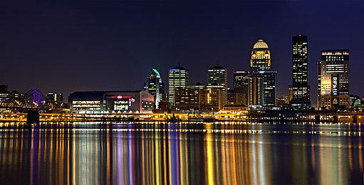 《哥谭骑士》蝙蝠女战斗视频动作华丽犹如舞蹈